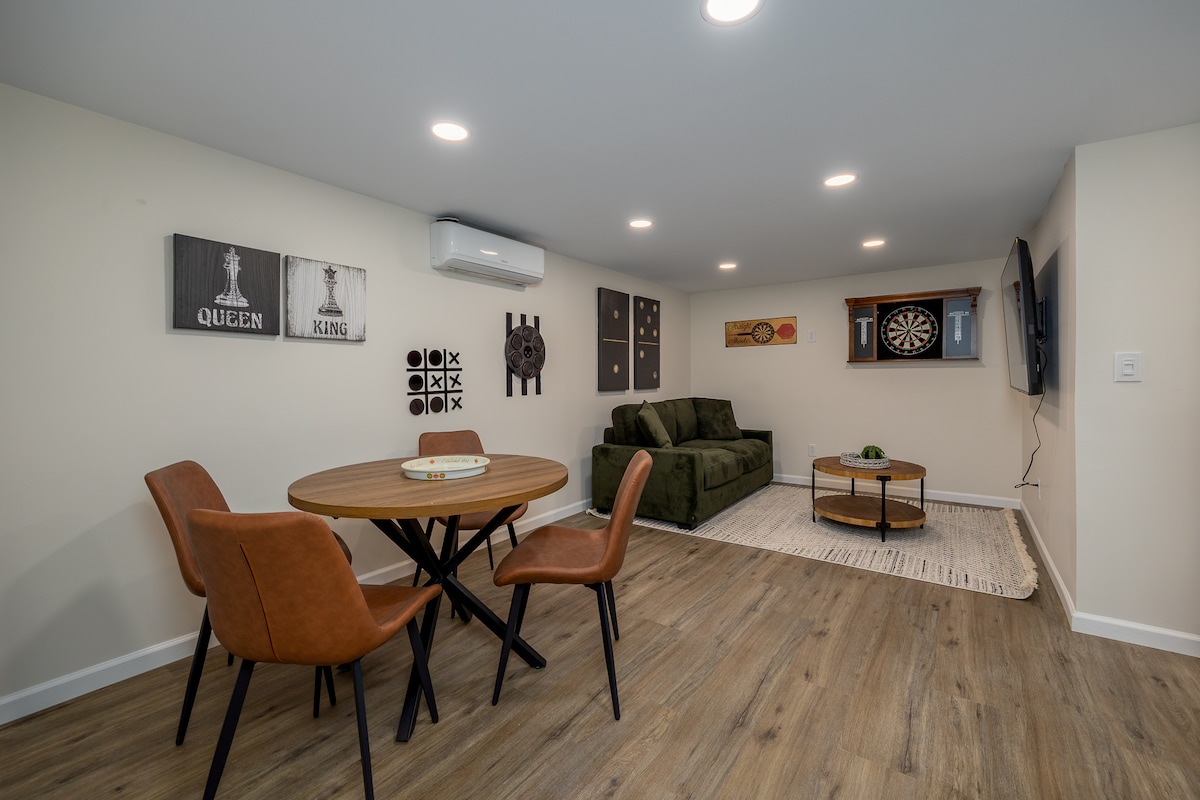 Dining area image 4